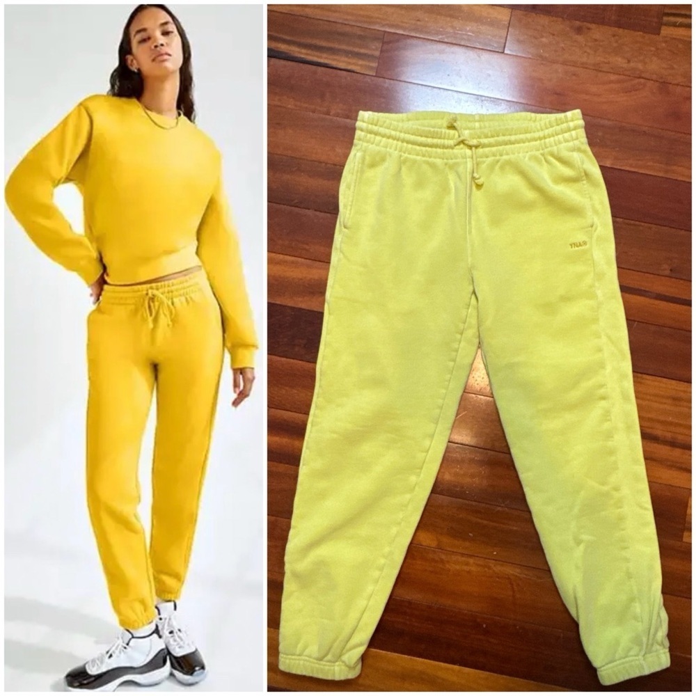 TNA (Aritzia) sweatfleece, cosy fleece, boyfriend fit yellow sweatpants. Small